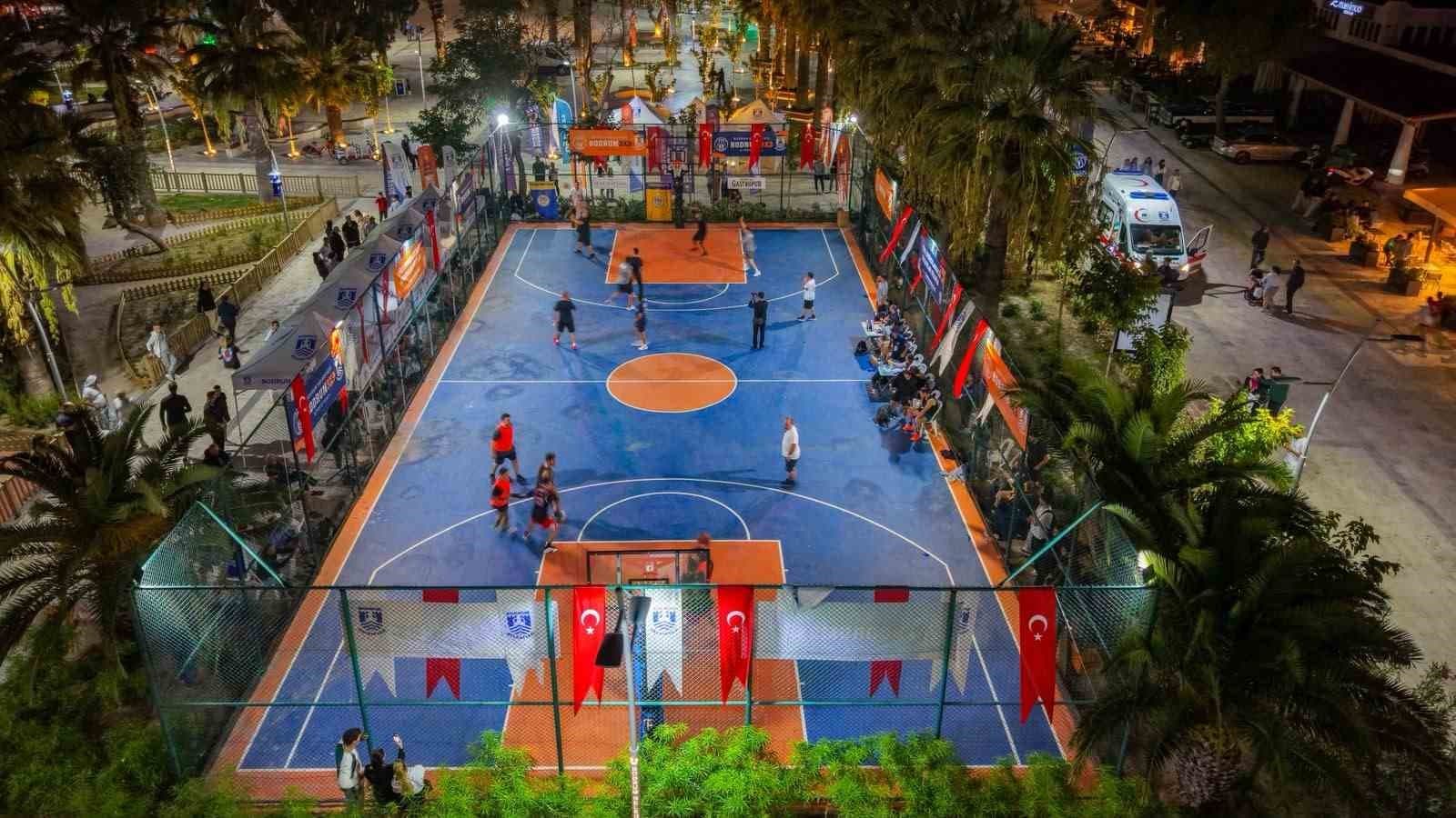 Turgutreis Atatürk Meydanı'nda 3x3 Streetball Turnuvası Başladı