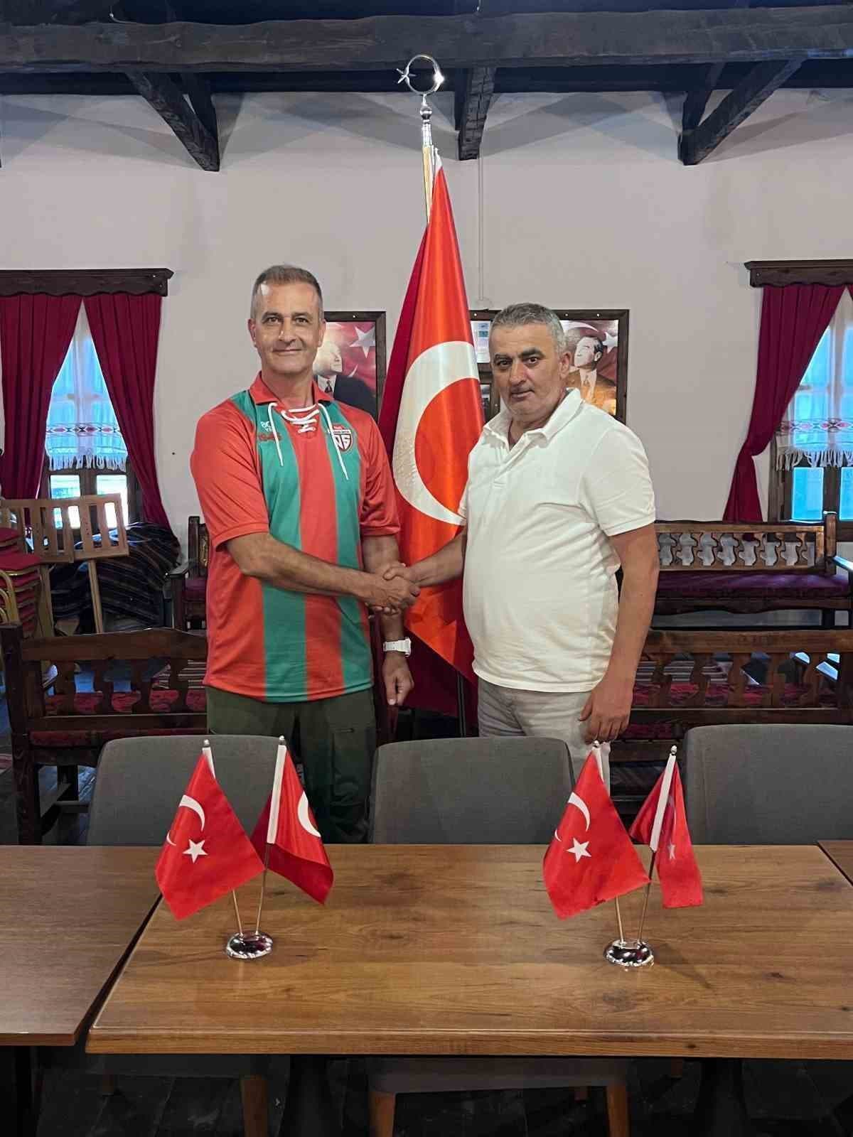 Osmanelispor, Teknik Direktör Hasan Kol ile Yeni Sezonda Devam Etme Kararı Aldı