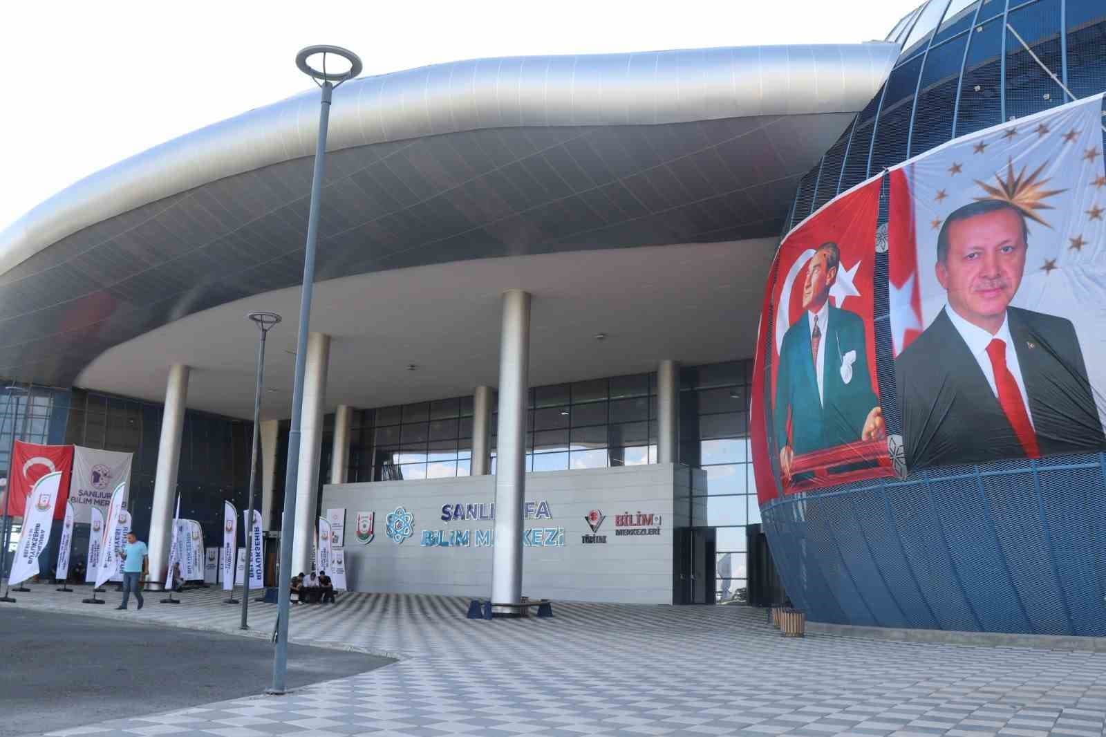 Erdoğan, Şanlıurfa'da Gençler İçin Kurulan Bilim Merkezi'nin Açılışını Yaptı