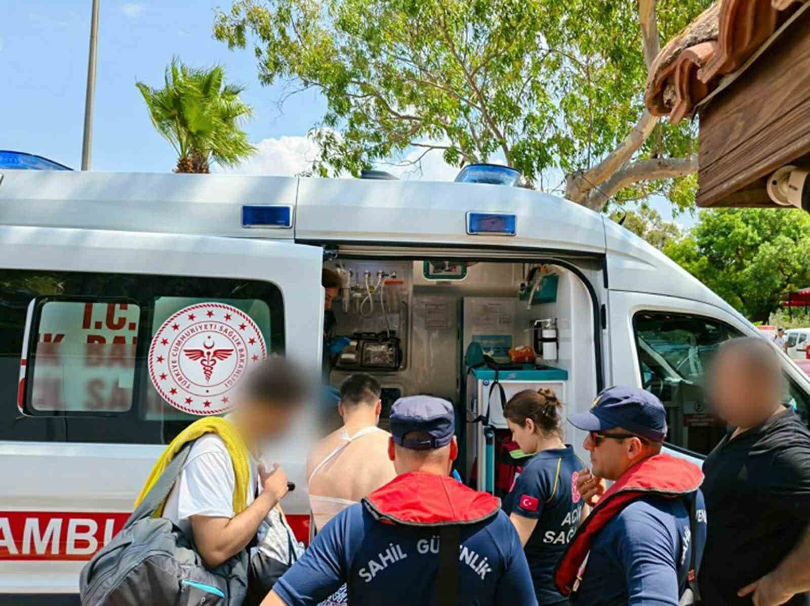Marmaris ve Fethiye'de Tekne Çarpışması: İki Yaralı Sahil Güvenlik Ekipleriyle Sağlık Birimlerine Ulaştırıldı