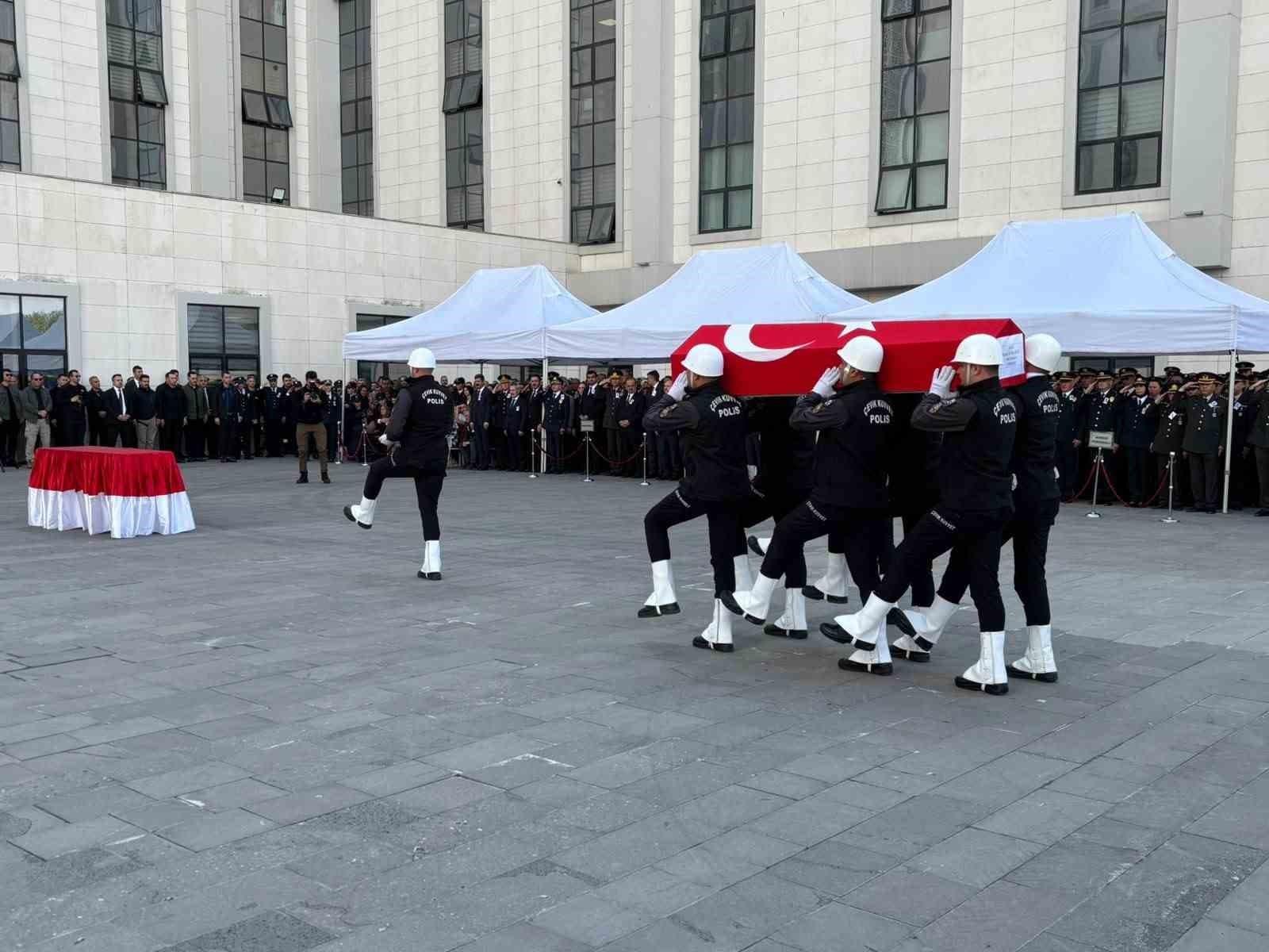 Silahlı Saldırıda Şehit Olan Polis Memuru Ahmet Türkoğlu İçin Ankara'da Resmi Cenaze Töreni Yapıldı