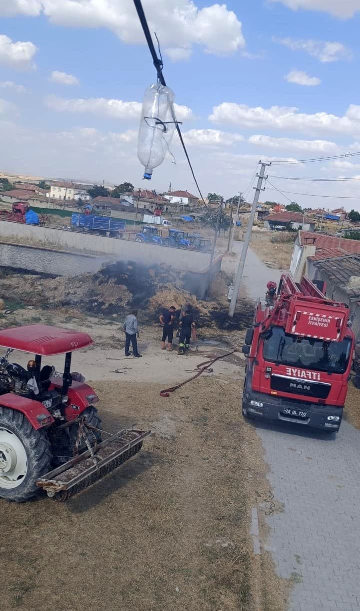 Eskişehir'de Saman Balyaları Yangını Çıktı