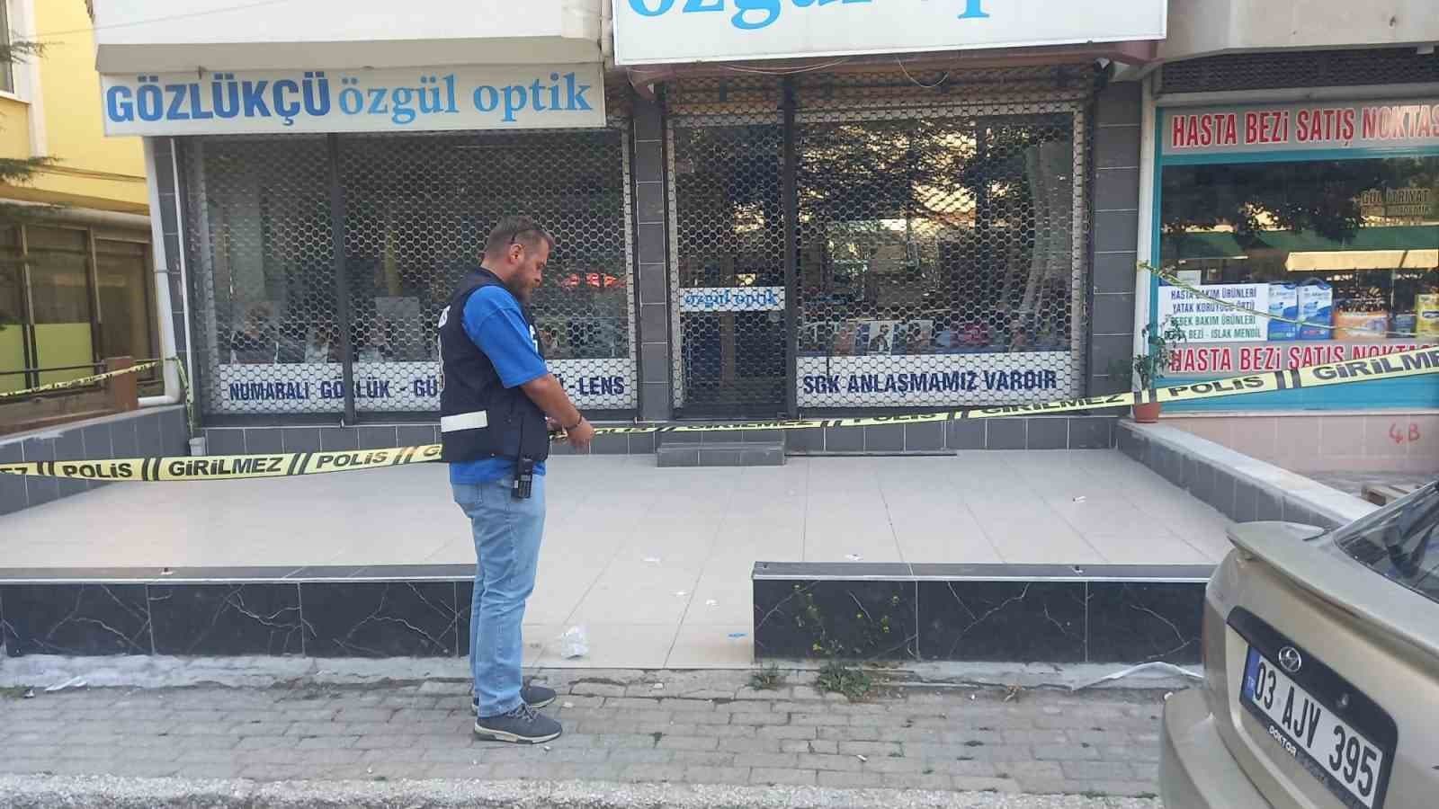 Sandıklı'da Dördüncü Kattan Düşen Kadın Vefat Etti