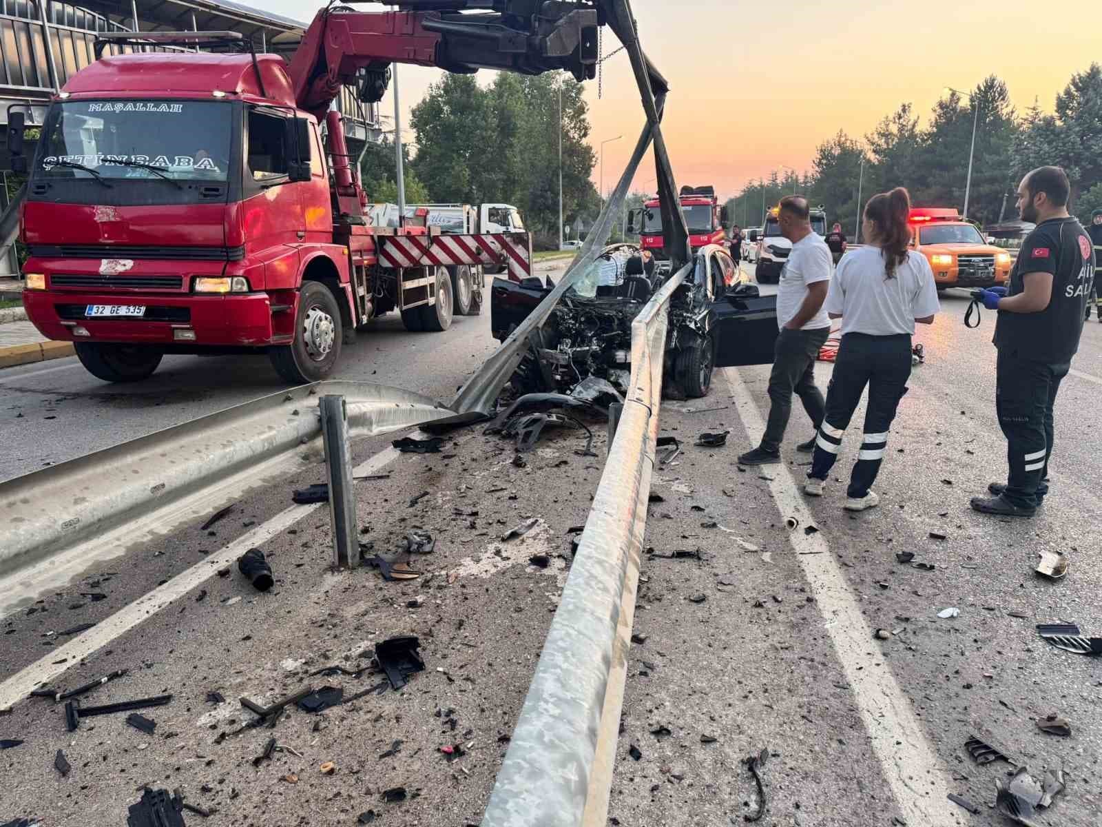Isparta'da Korkutan Kaza: Kontrolden Çıkan Otomobil Sürücüsü Hayatını Kaybetti
