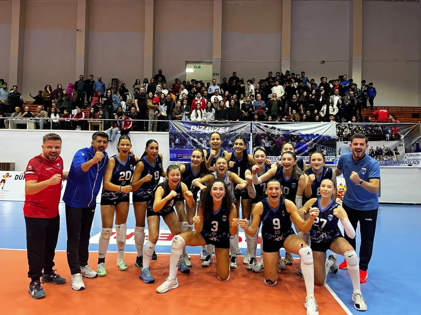 Kayseri Atletikspor, Evinde Kahramanmaraş Büyükşehir Belediyespor’u Üç Setlik Maçta Mağlup Etti