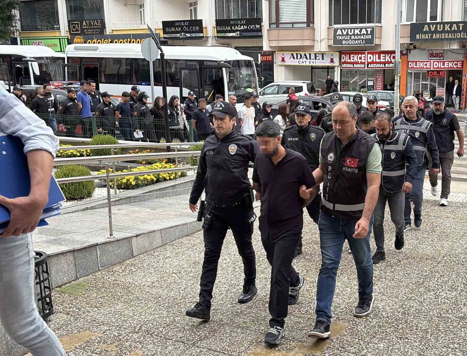 Çorum'da Dolandırıcılık Operasyonu: 15 Şüpheli Tutuklandı