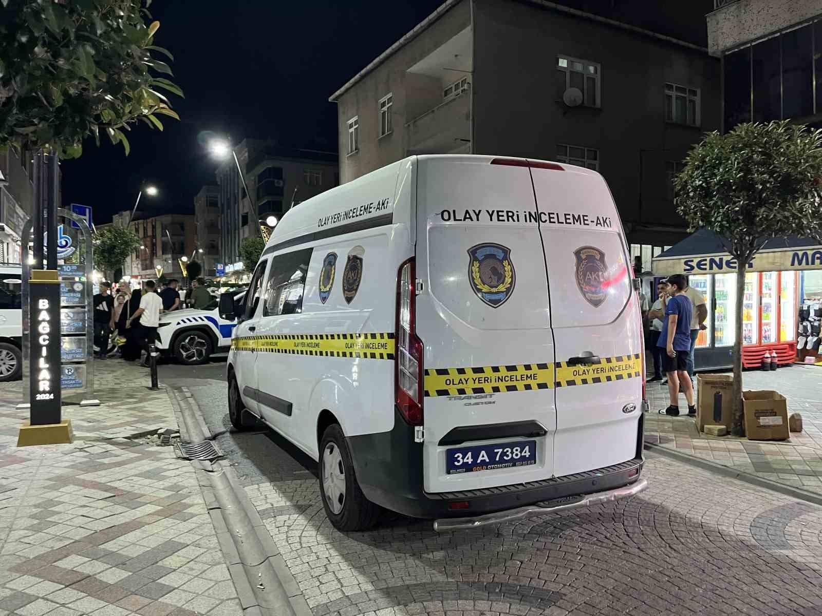 Bağcılar'da Komşu Çatışması Kanlı Sonuçlandı: Bıçaklama ve Rastgele Ateş Dört Kişiyi Yaraladı