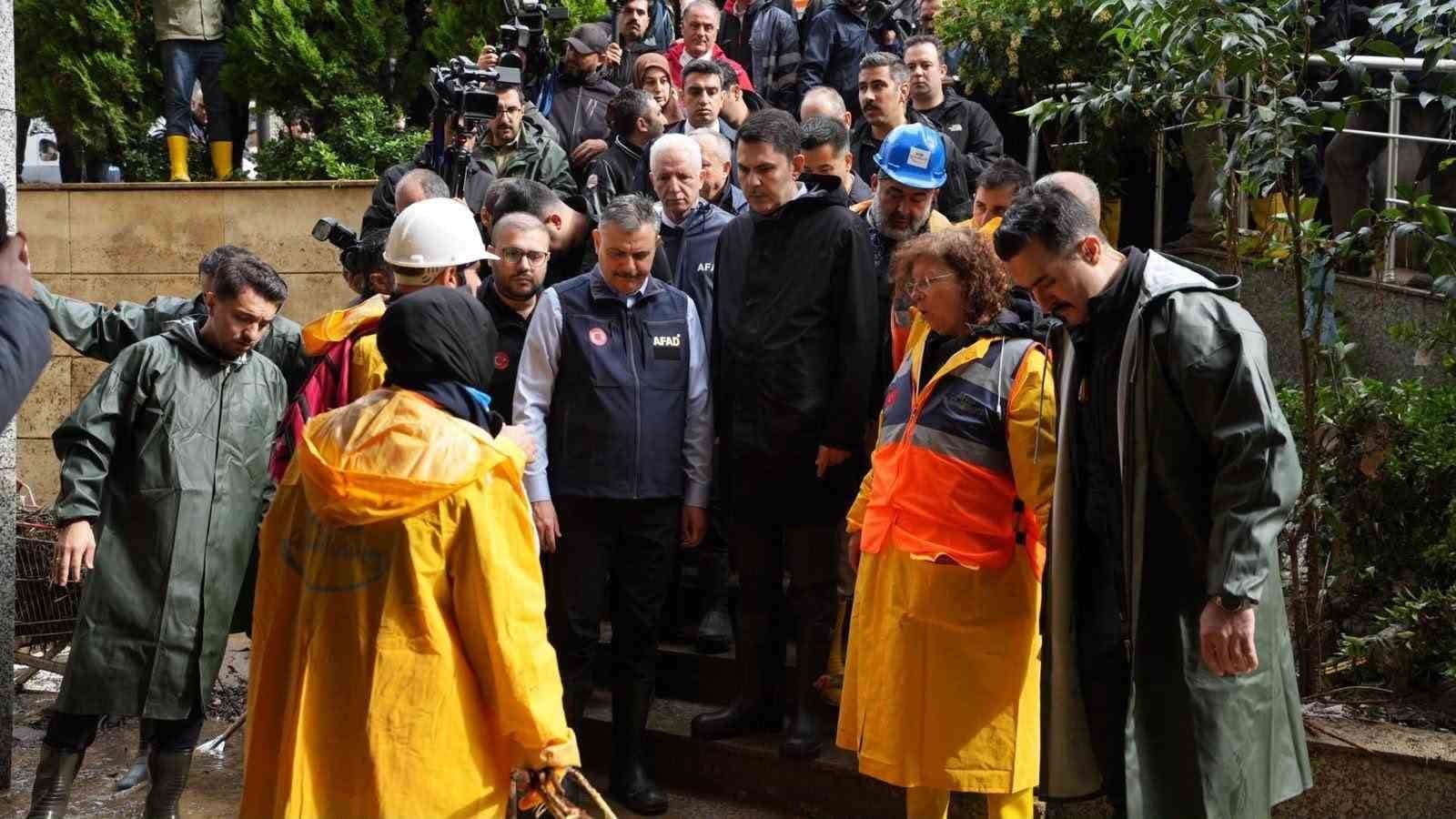 AFAD: "Ülke genelinde müdahale çalışmalarında 60 bin 395 personel ve 8 bin 927 araç görev yapmaktadır"