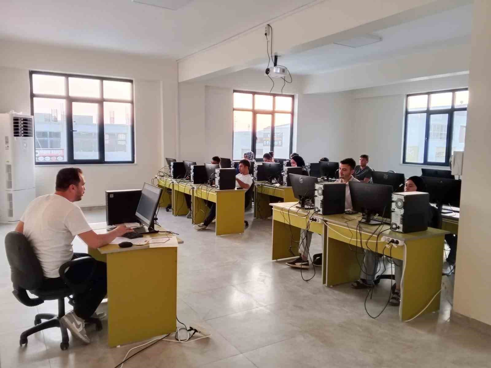 Kahramanmaraş'ta Mobilya Sektörüne Dijital Erişim Desteklendi