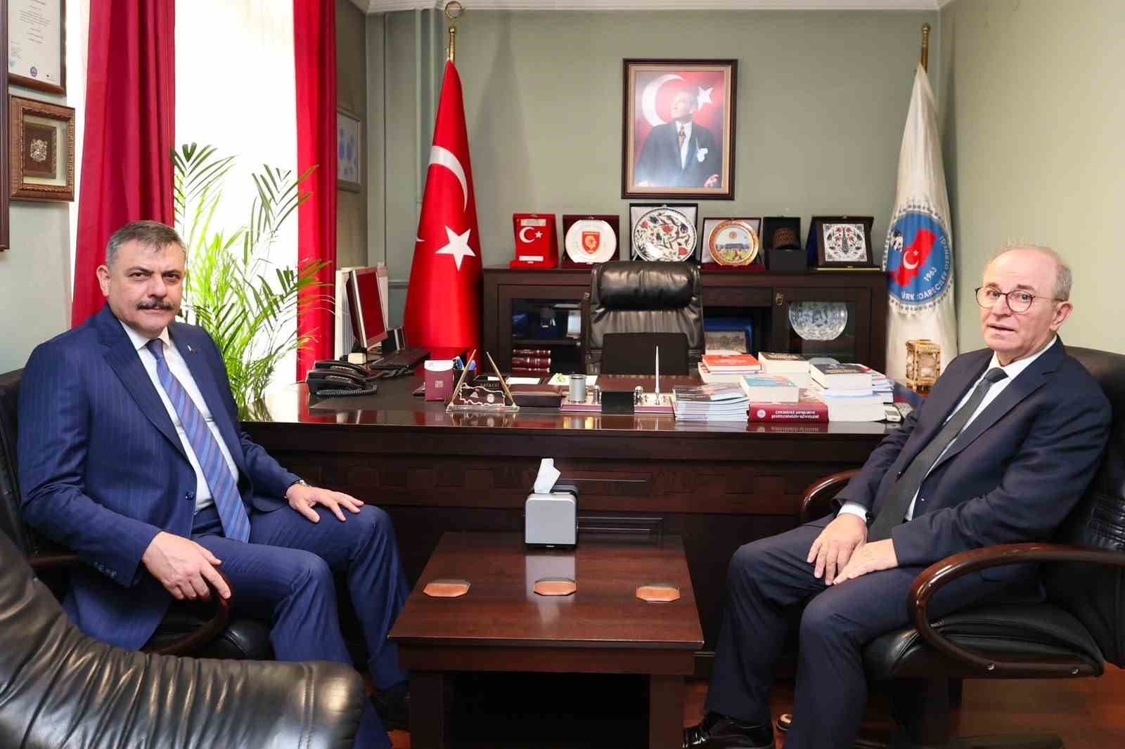 Bakan Çiftçi'den Türkiye İdarecileri Derneği'ne Ziyaret