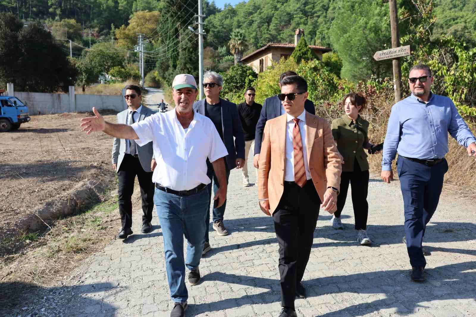 Başkan Ünlü, Çetibeli’deki Yol İnşaatını Yerinde Gözlemledi