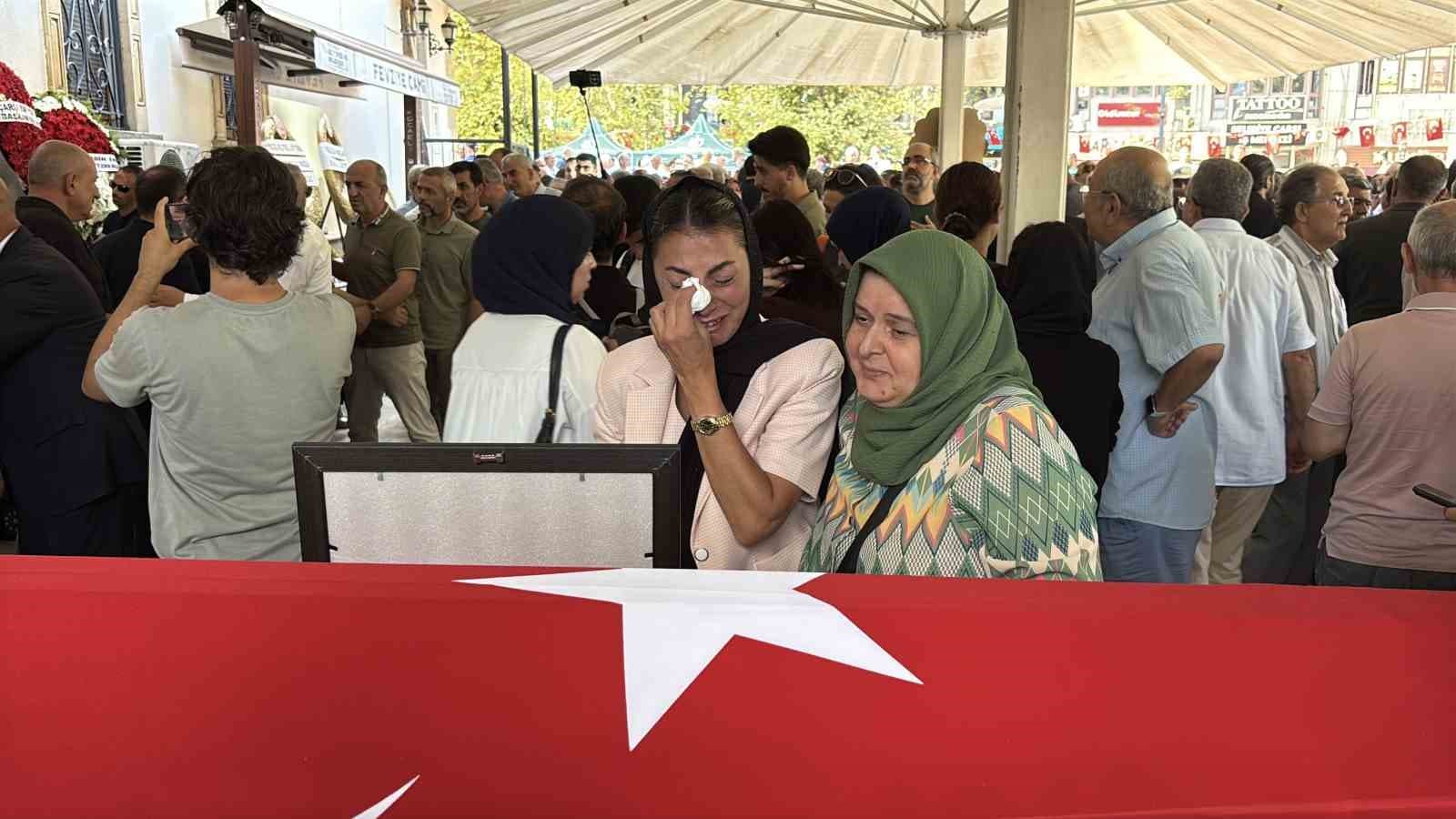 Kocaeli Eski Milletvekili Azize Sibel Gönül Son Yolculuğuna Uğurlandı