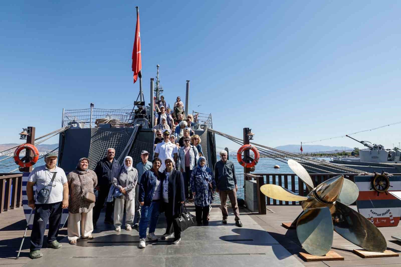 İzmir Büyükşehir Belediyesi'nin Emekliler İçin Kültürel Gezileri Yeni Dönemine Başladı