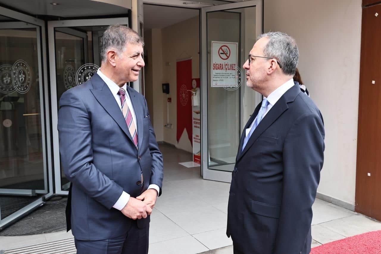 AK Parti Milletvekili Kasapoğlu, İzmir Büyükşehir Belediye Başkanı Tugay Hakkında Açıklamaları: Siyasette Belirsizlik Vurgusu