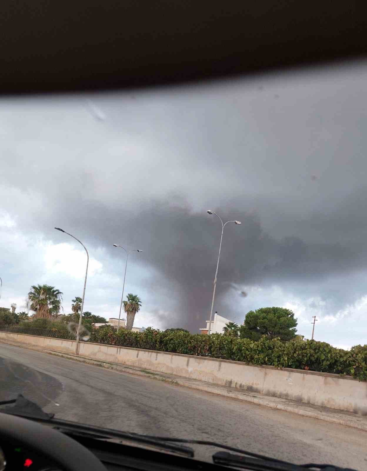 İtalya'da Hortum Felaketi: Sicilya'da 9 Yaralı