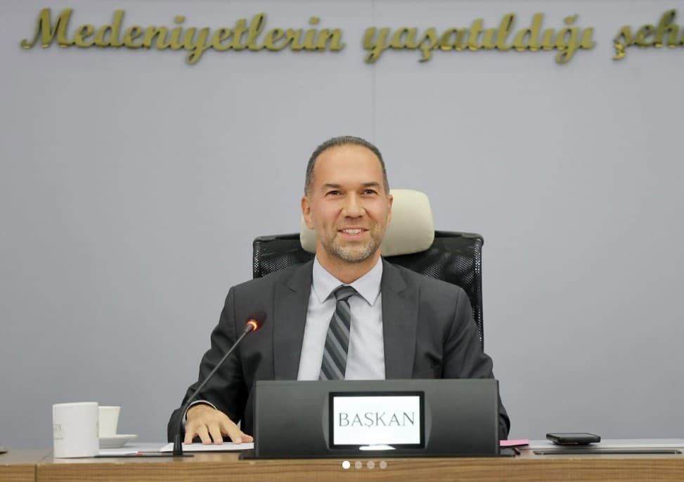 Niğde Belediye Başkanı Özdemir'den Altyapı Eleştirilerine Cevap: Şehrin Geleceği İçin Erteleme Mümkün Değil