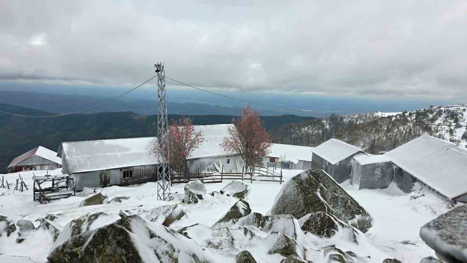 Düzce’nin yaylaları beyaza büründü