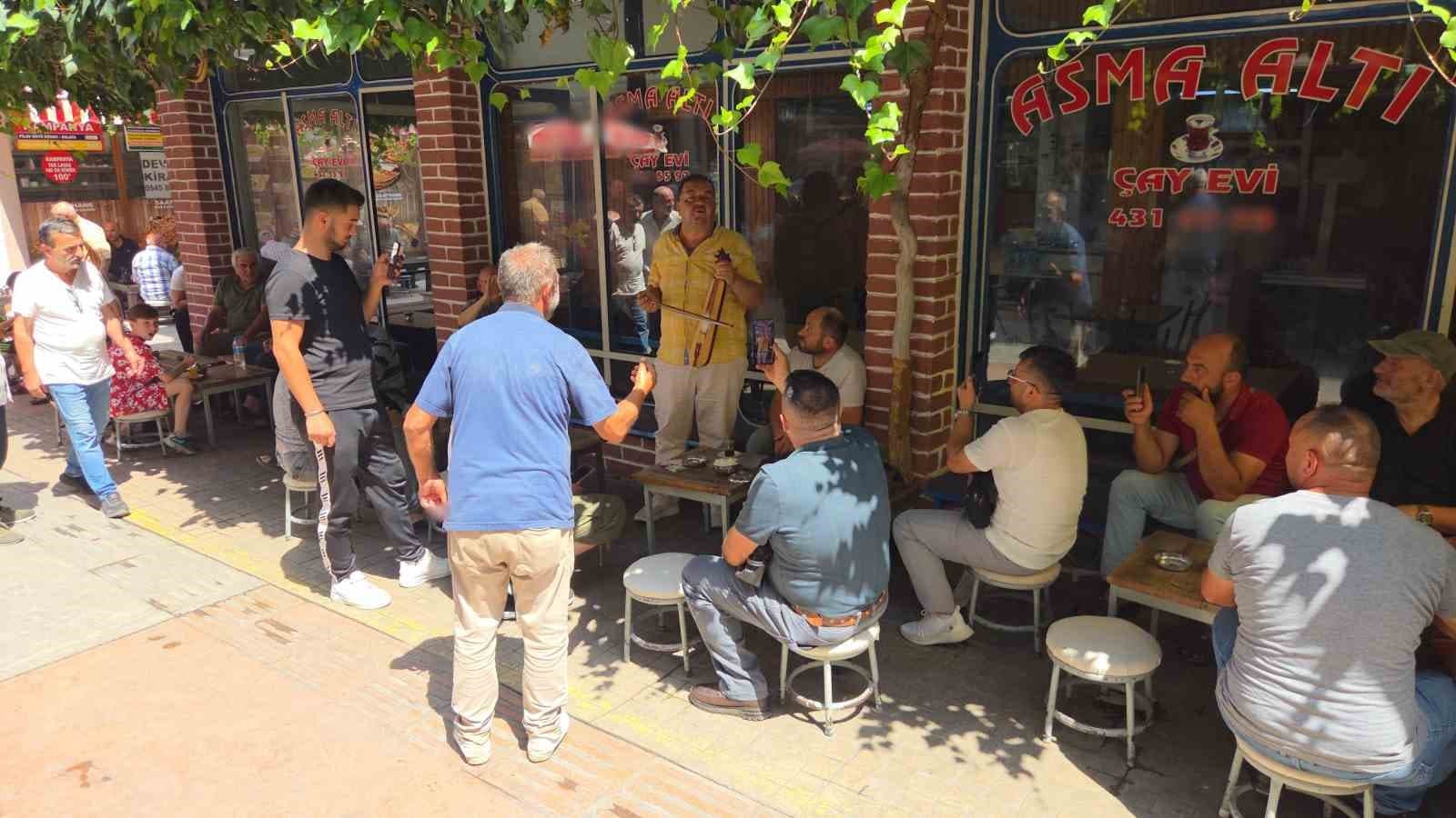 Samsun'da Çay Ocağında Kemençe Dinletisi