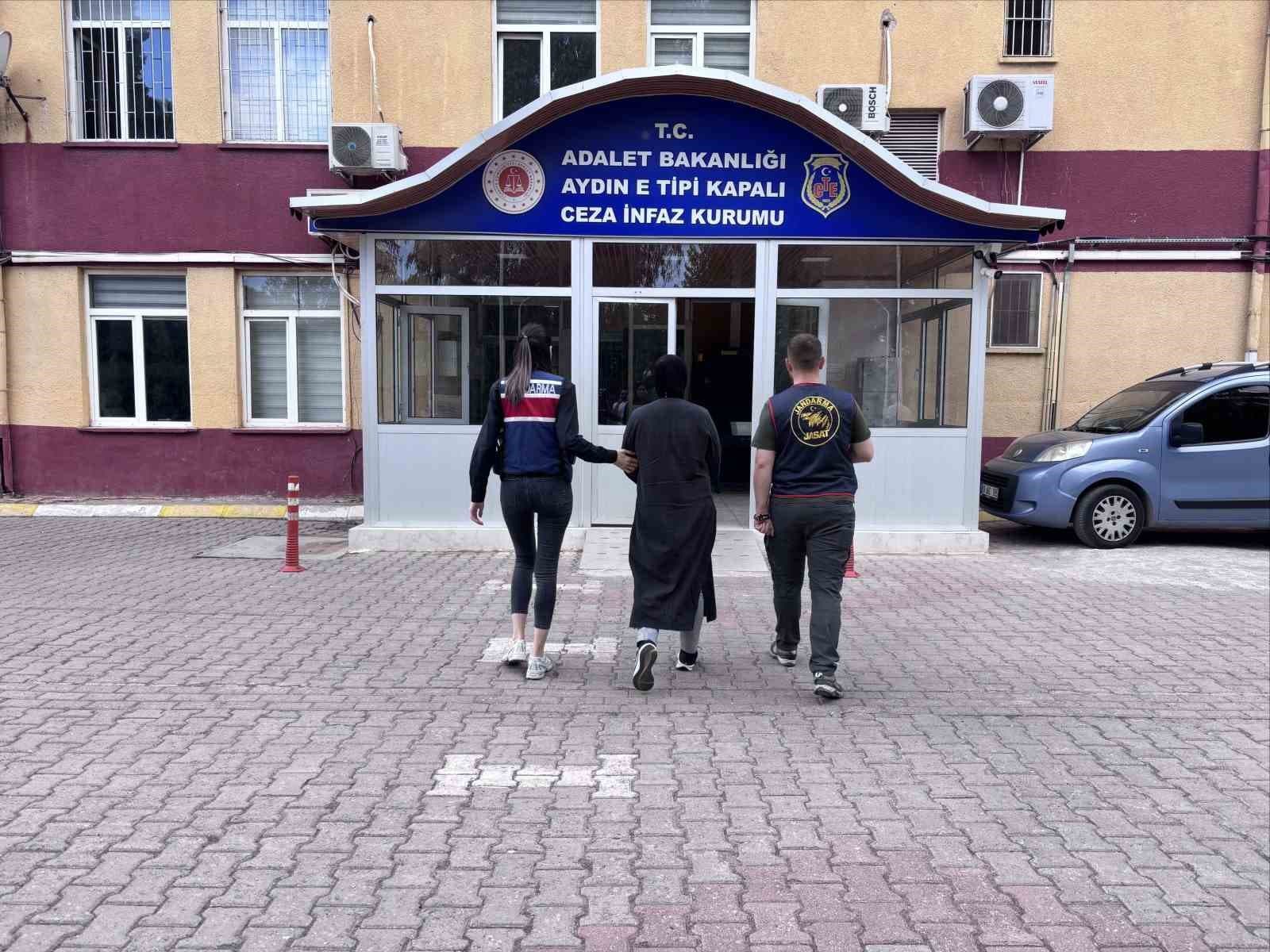 Aydın'da Kaçak Cezasıyla Aranan İki Kişi Jandarma Tarafından Yakalandı