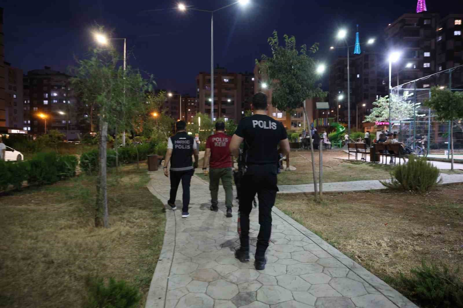 Kozan'da Güvenlik Amaçlı Narkotik Denetimleri Yapıldı