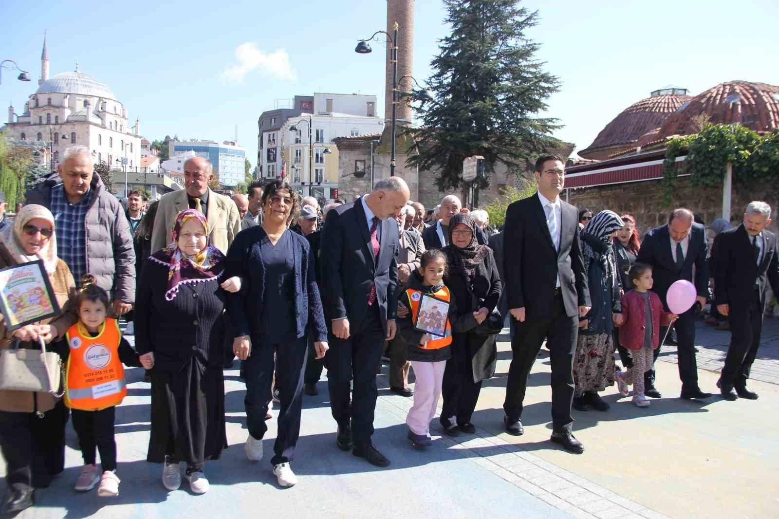 Bolu'da 1 Ekim Dünya Yaşlılar Günü Anısına Farkındalık Yürüyüşü Yapıldı