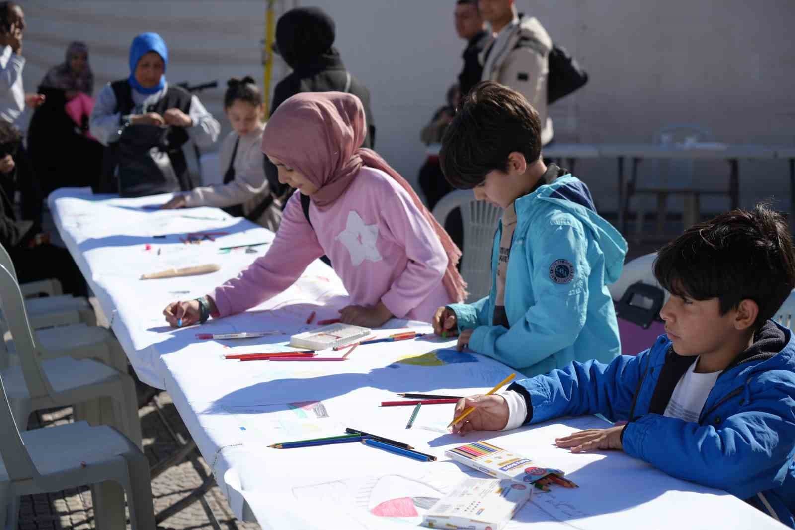 Samsun Çocukları, Filistinli Çocuklar İçin Sanatla Seslendi