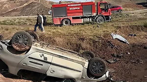 Siirt’te otomobil takla attı, aynı aileden 5 yaralı