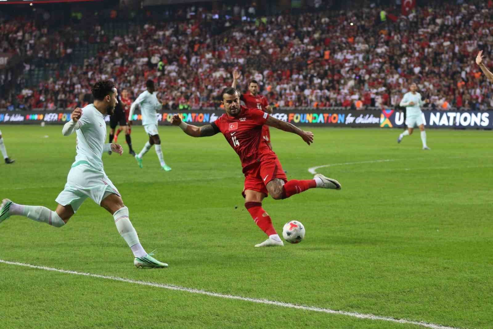 UEFA Uluslar Ligi: Türkiye ve Fransa Maçı Devam Ediyor, Skor 0-0