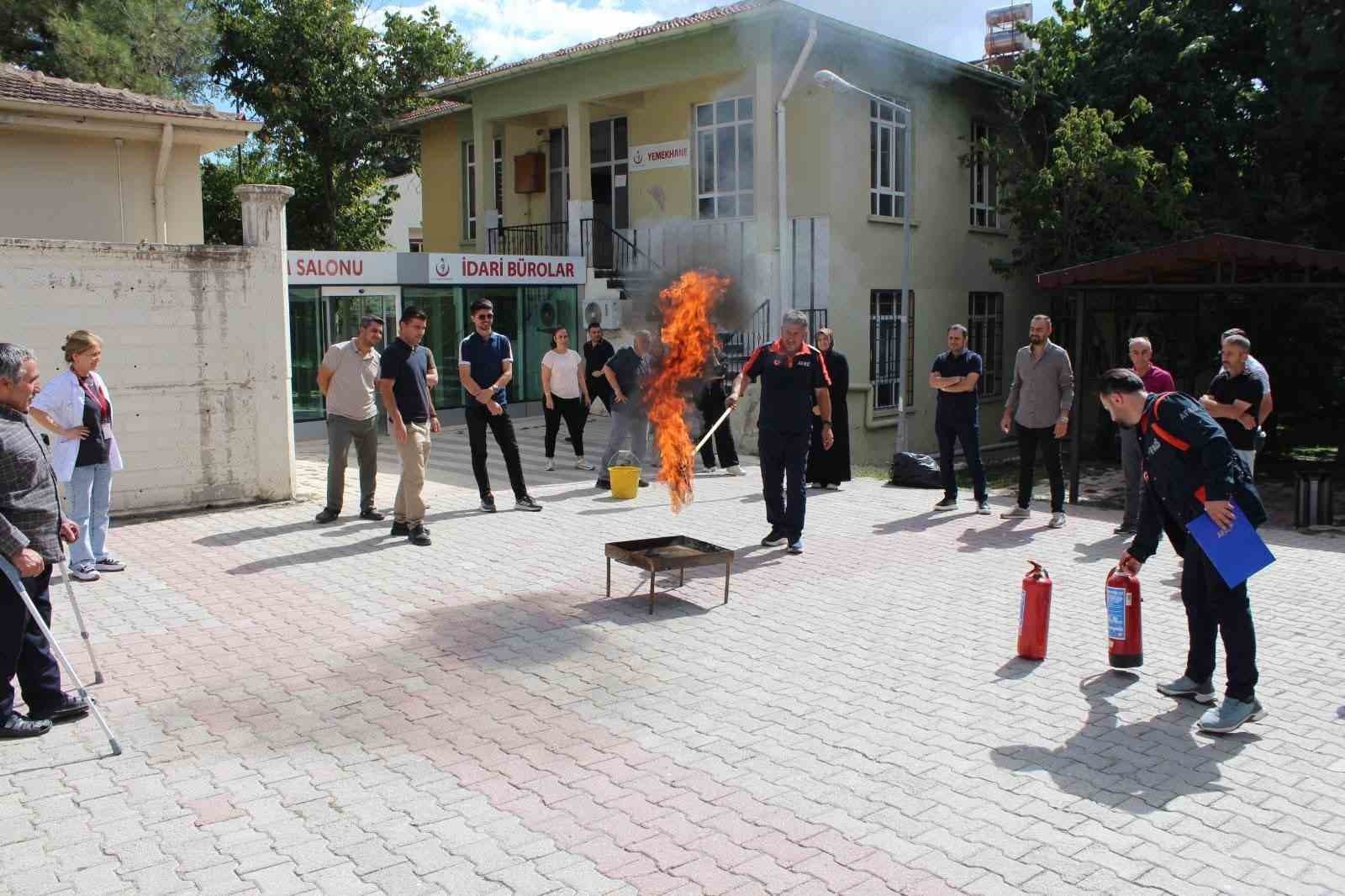 Elazığ Ruh Sağlığı Hastanesi Personeline Yangın Güvenliği Eğitimi Düzenlendi