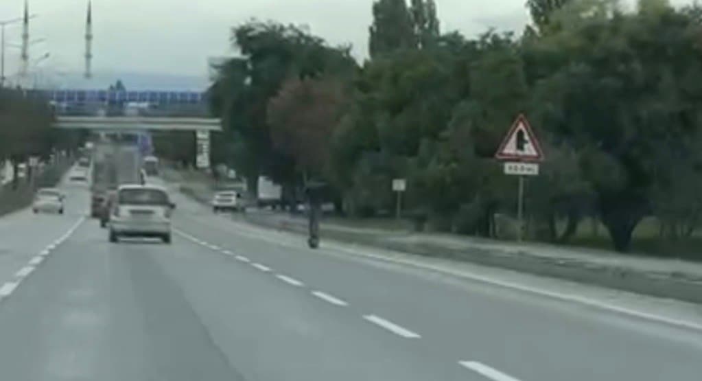 Eskişehir Çevreyolunda Tehlikeli Scooter Sürüşü Görüntülendi