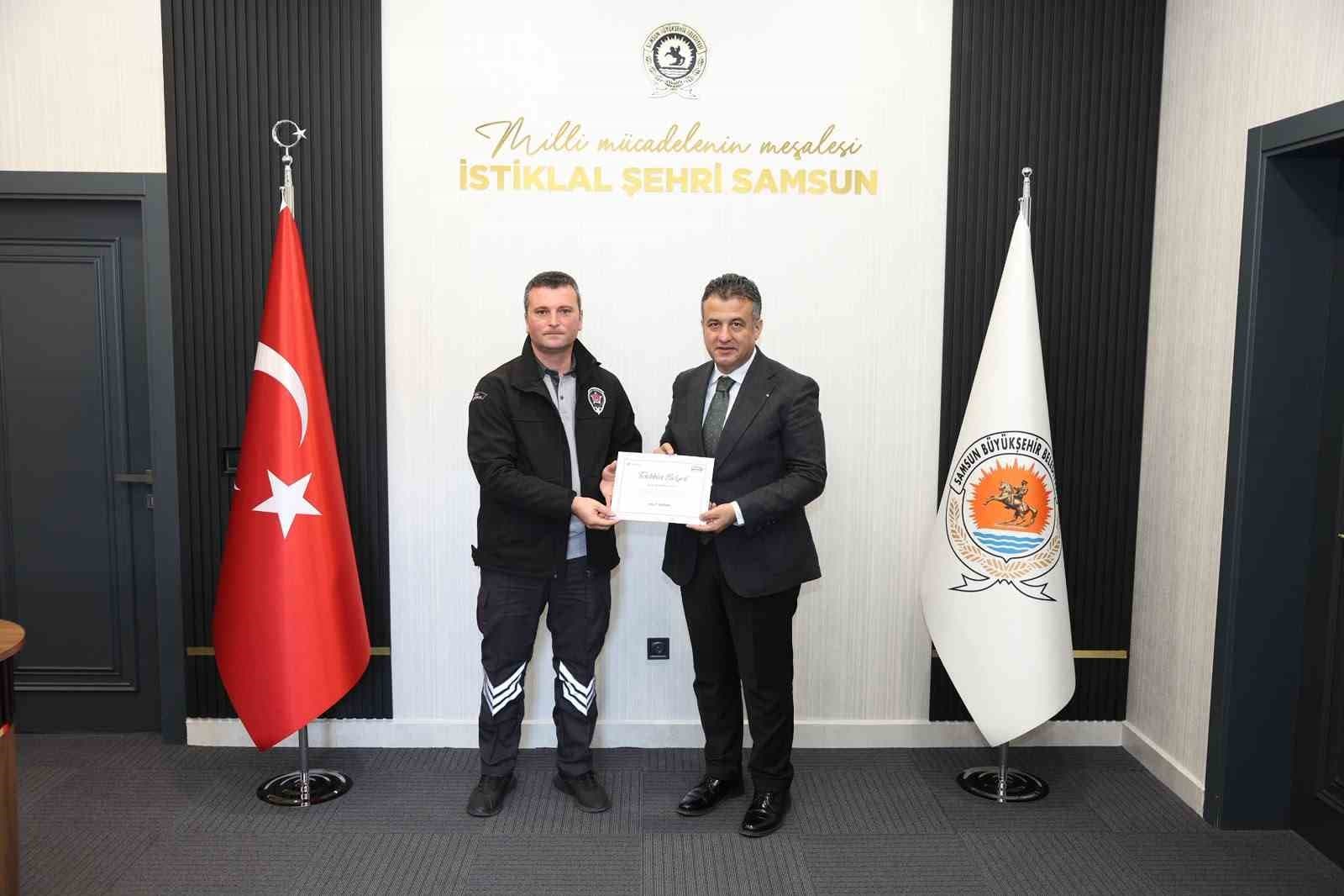 Başkan Doğan, Hayat Kurtaran Özel Güvenlik Görevlisine Ödül Verdi