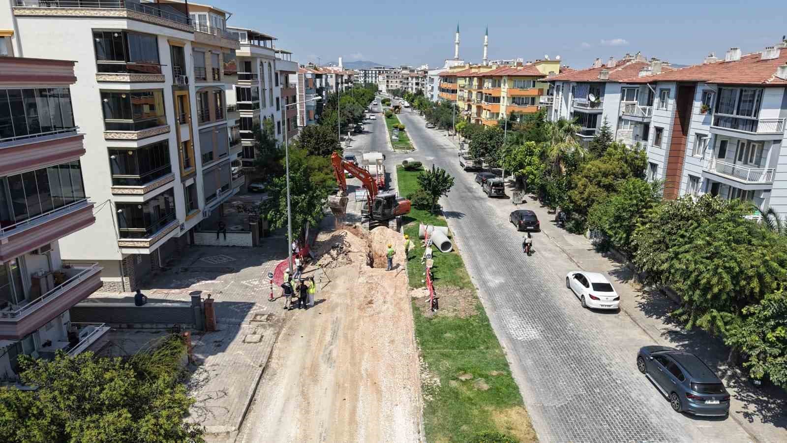 Akhisar'da 27 Yıllık Taşkın Sorununa Kesin Çözüm: Yağmursuyu Hattı Modernize Ediliyor
