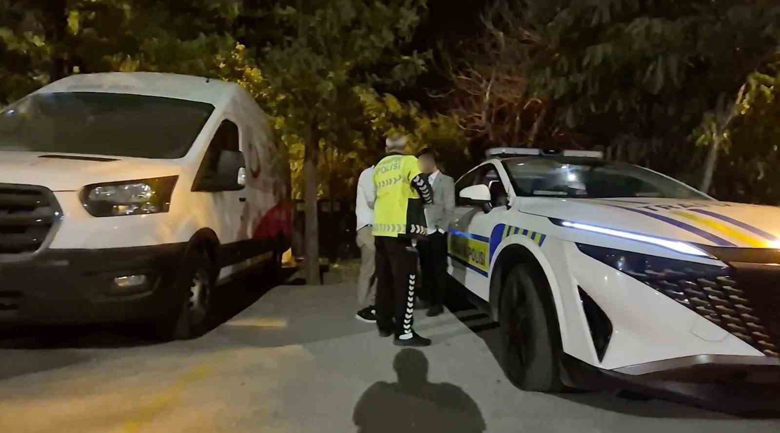 Alkollü Sürücünün Aracını Teslim Almaya Gelen Yakın da Alkollüydü