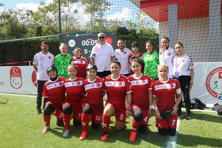 Bakan Bak, Türkiye B1 Kadınlar Görme Engelliler Futbol Takımını Avrupa Şampiyonu Yaptığı İçin Tebrik Etti
