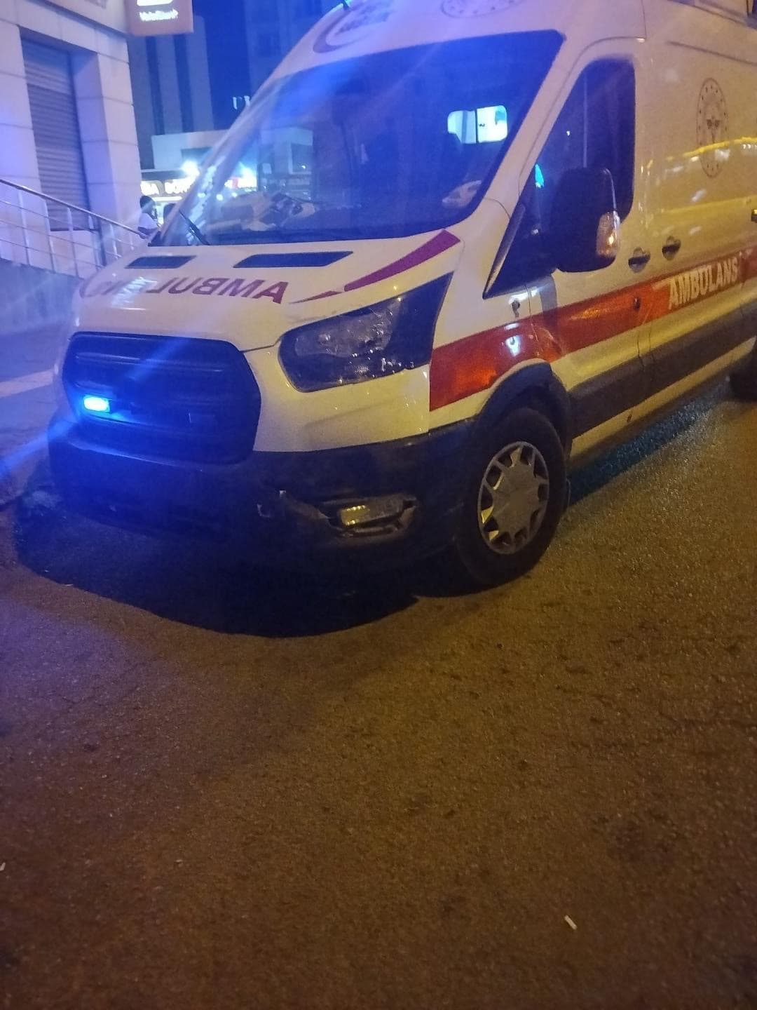 Mardin Kızıltepe'de Ambulans ile Otomobil Çarpıştı: Hasar Sadece Araçlarda Kaldı