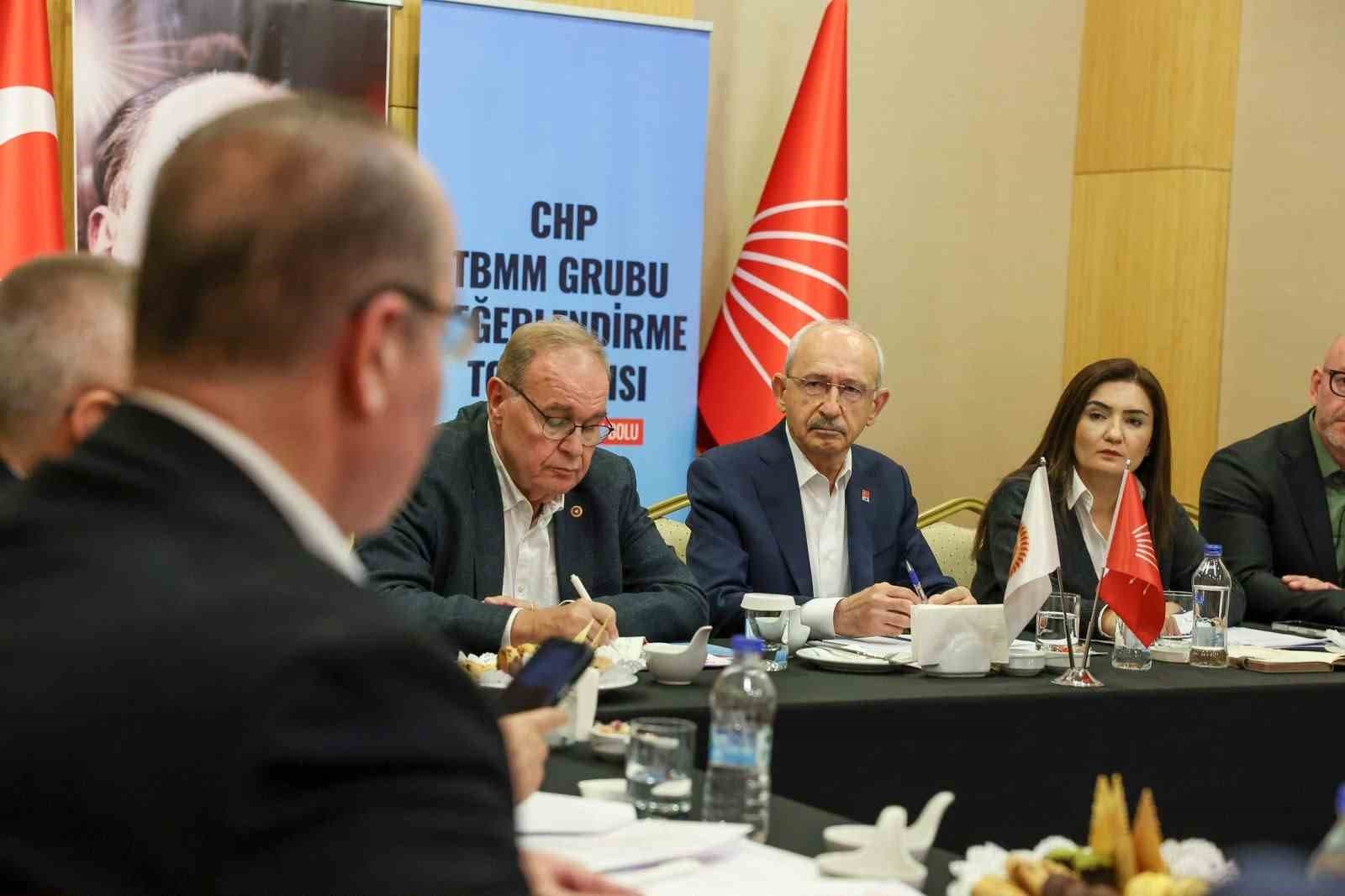 Kılıçdaroğlu, Bolu'da TBMM Grubu Yönetim Kurulu Toplantısına Liderlik Etti