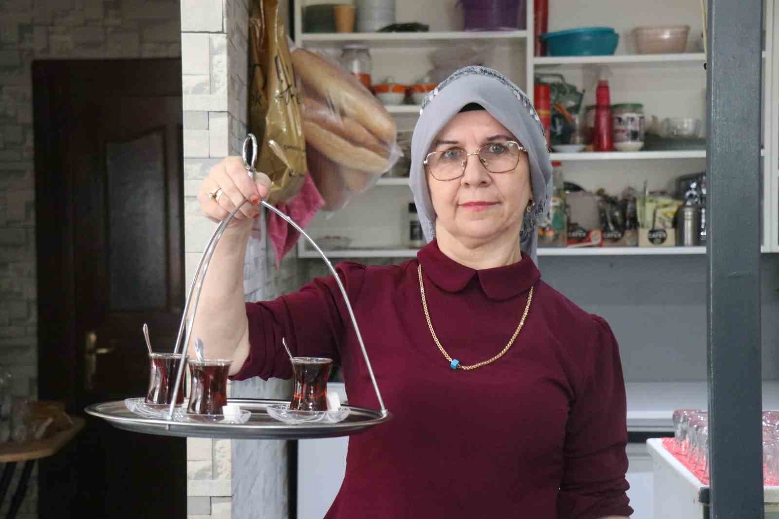Çay Ocağından Kıraathaneye: Beş Çocuklu Annenin Hayatta Kalma Hikayesi