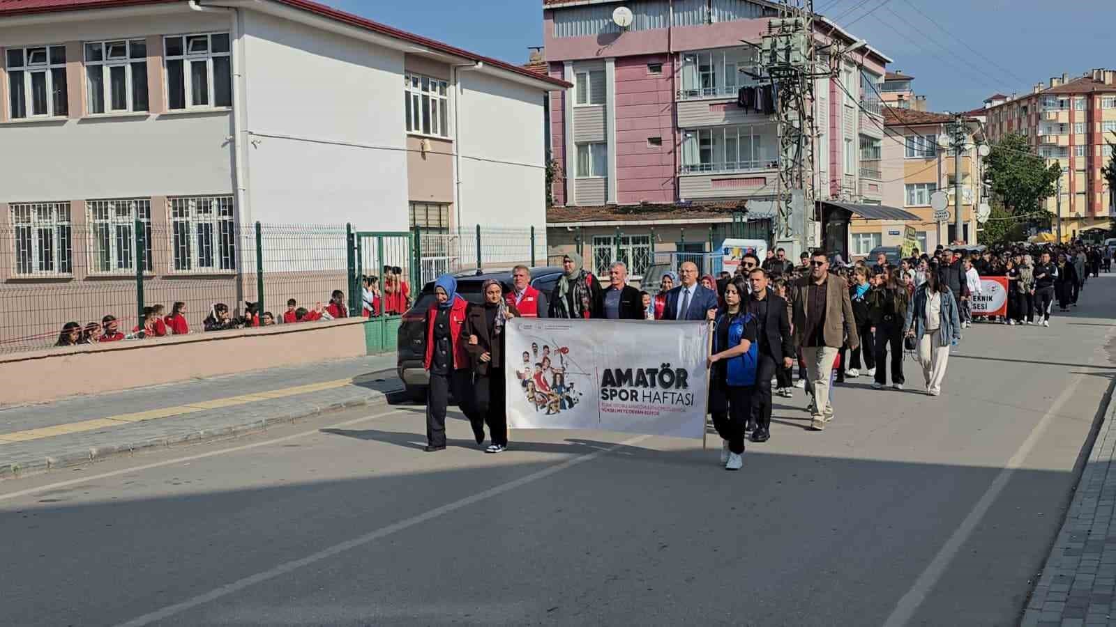 Vezirköprü'de Amatör Spor Haftası Gençlik Korteji