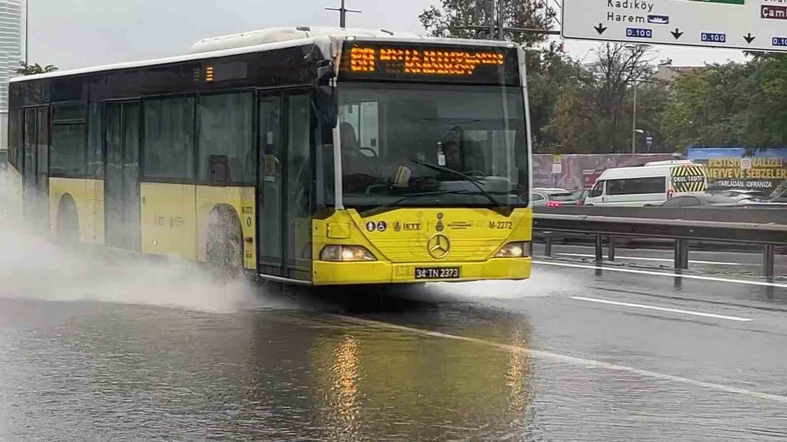 İstanbul’da sağanak yağış etkisini sürdürüyor