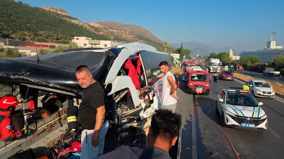 Milas'ta Otobüs-Tır Çarpışmasında Ölü Sayısı Dört'e Çıktı
