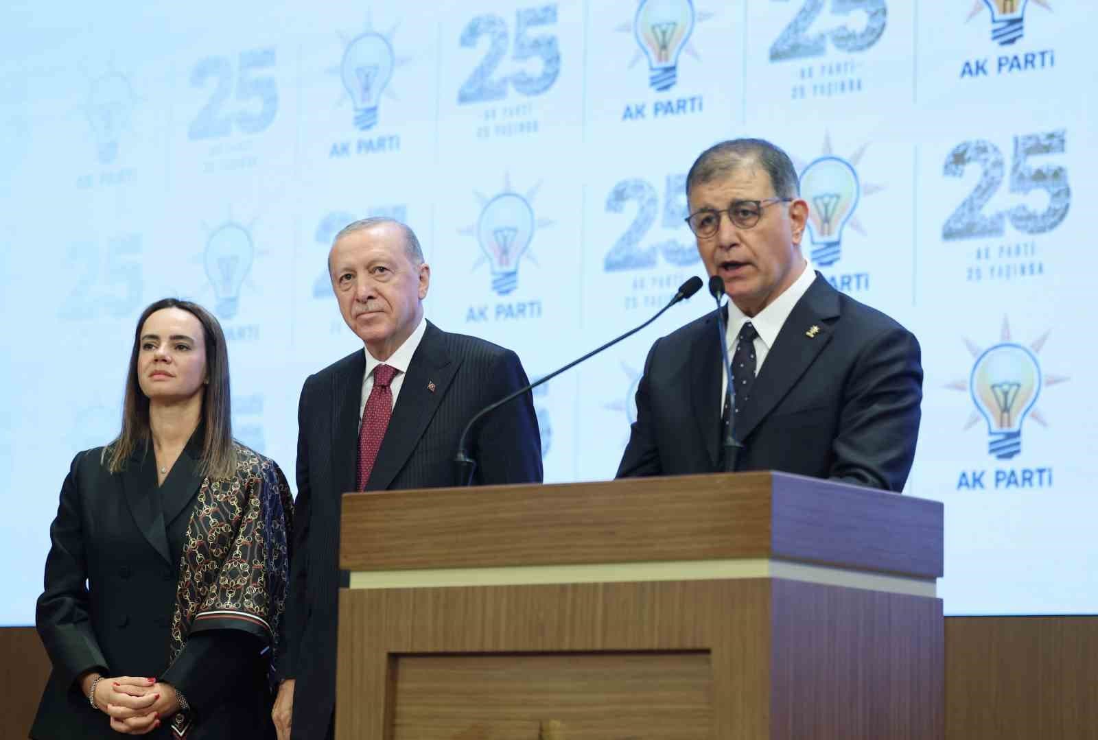 CHP'den Ayrılan İzmir Büyükşehir Belediye Başkanı Cemil Tugay, AK Parti'ye Katıldı