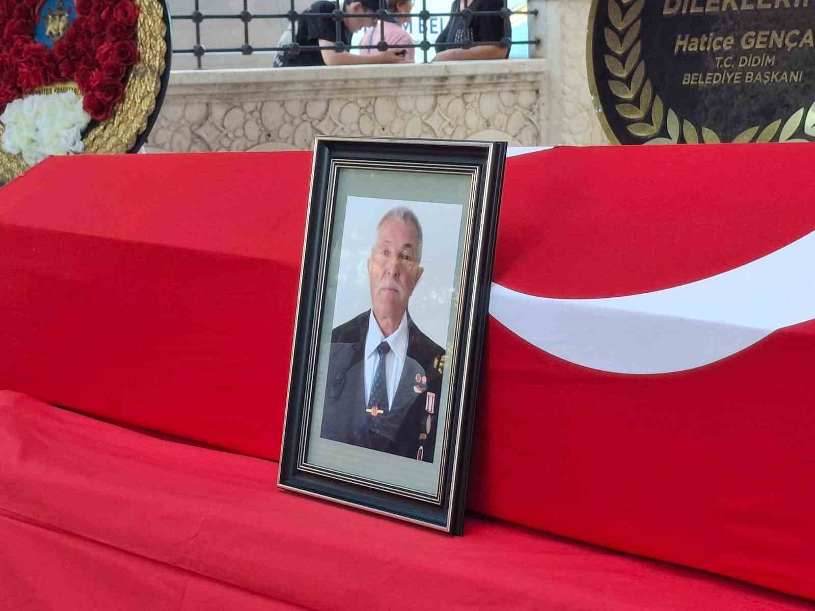 Didimli Kıbrıs Gazisi Hayrettin Elik Askeri Törenle Veda Edildi