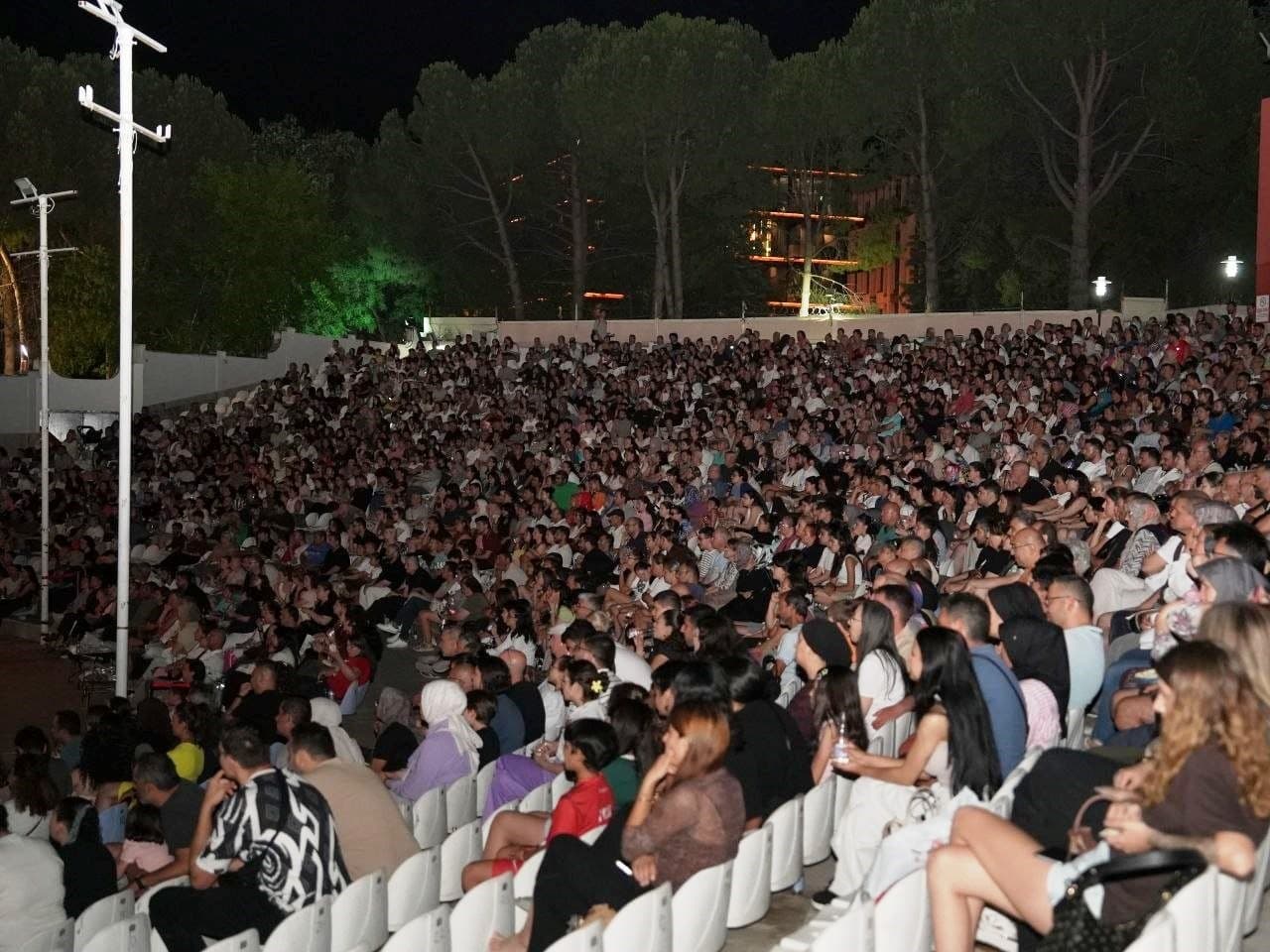 Denizli’de Açıkhava Sinema Etkinlikleri Sürüyor