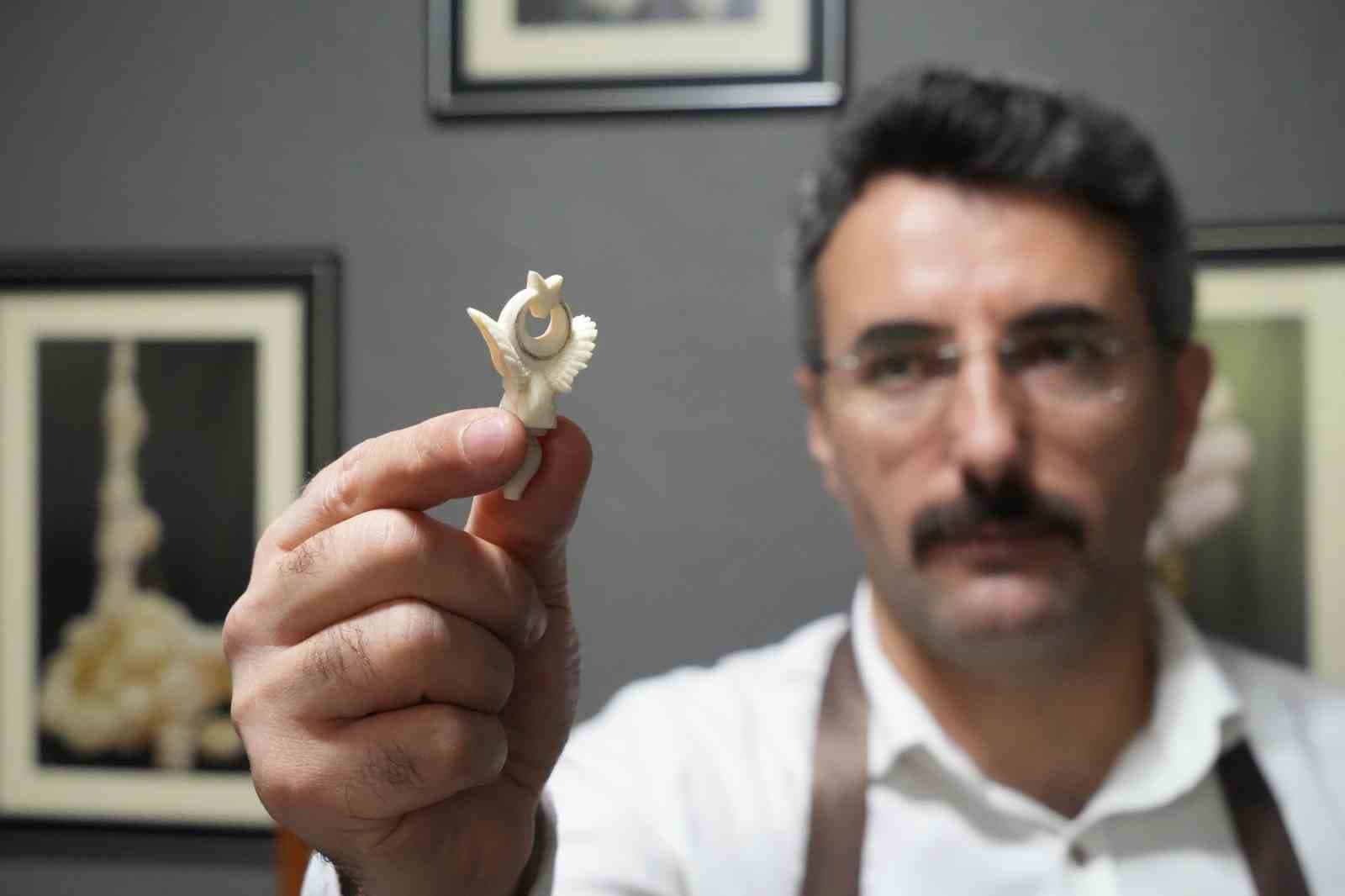 Sanatını dişte, taşta ve ahşapta yaşatıyor