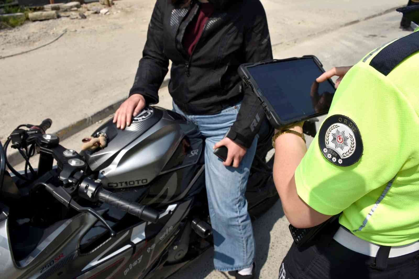 Ordu'da Trafik Kontrolü Yoğunlaştı: Bir Haftada 17 Bin 808 Araç ve Sürücü Kontrol Edildi