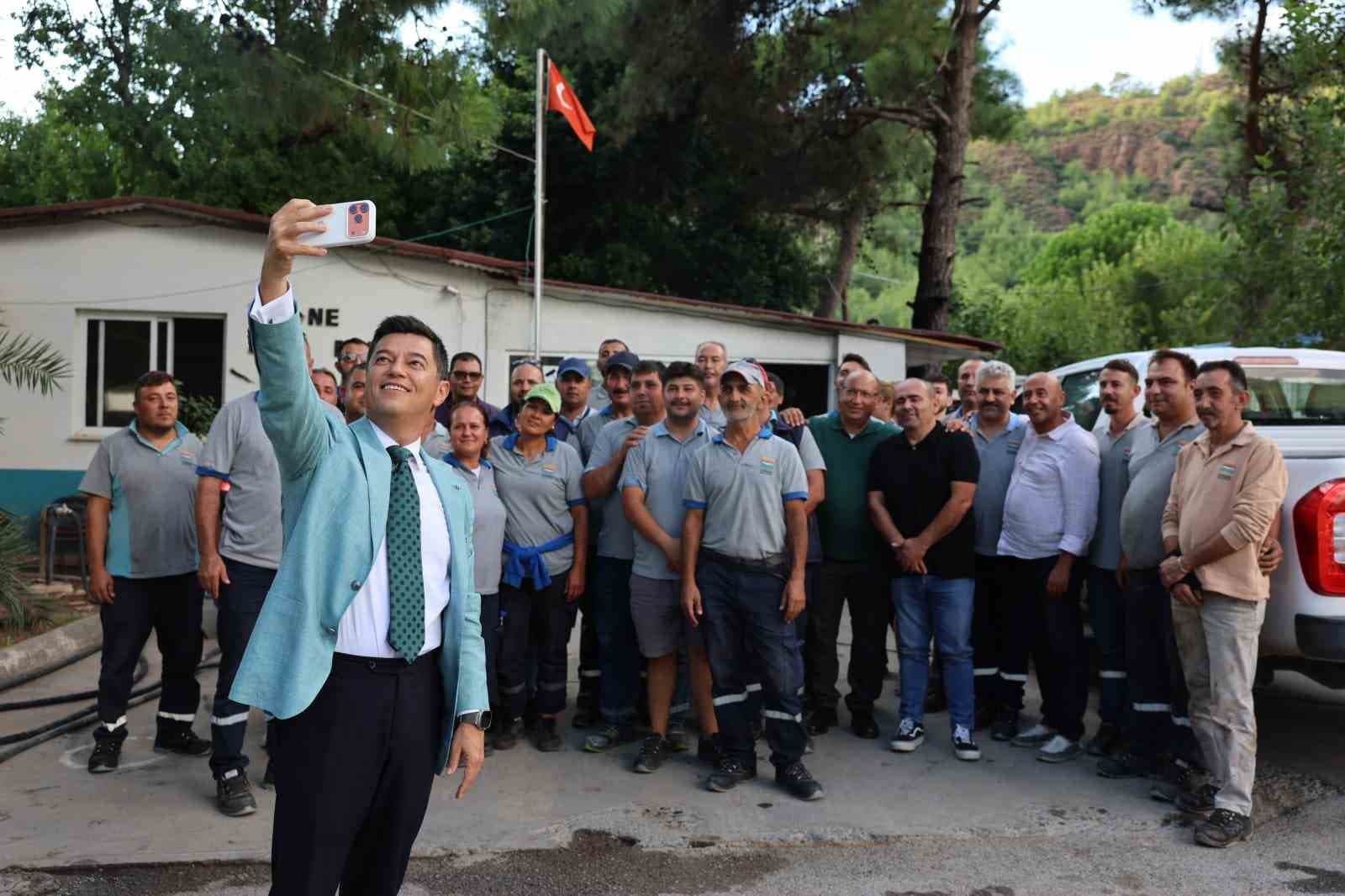 Marmaris Belediye Başkanı Ünlü, Yaz Sezonu Temizlik Personeliyle Buluştu