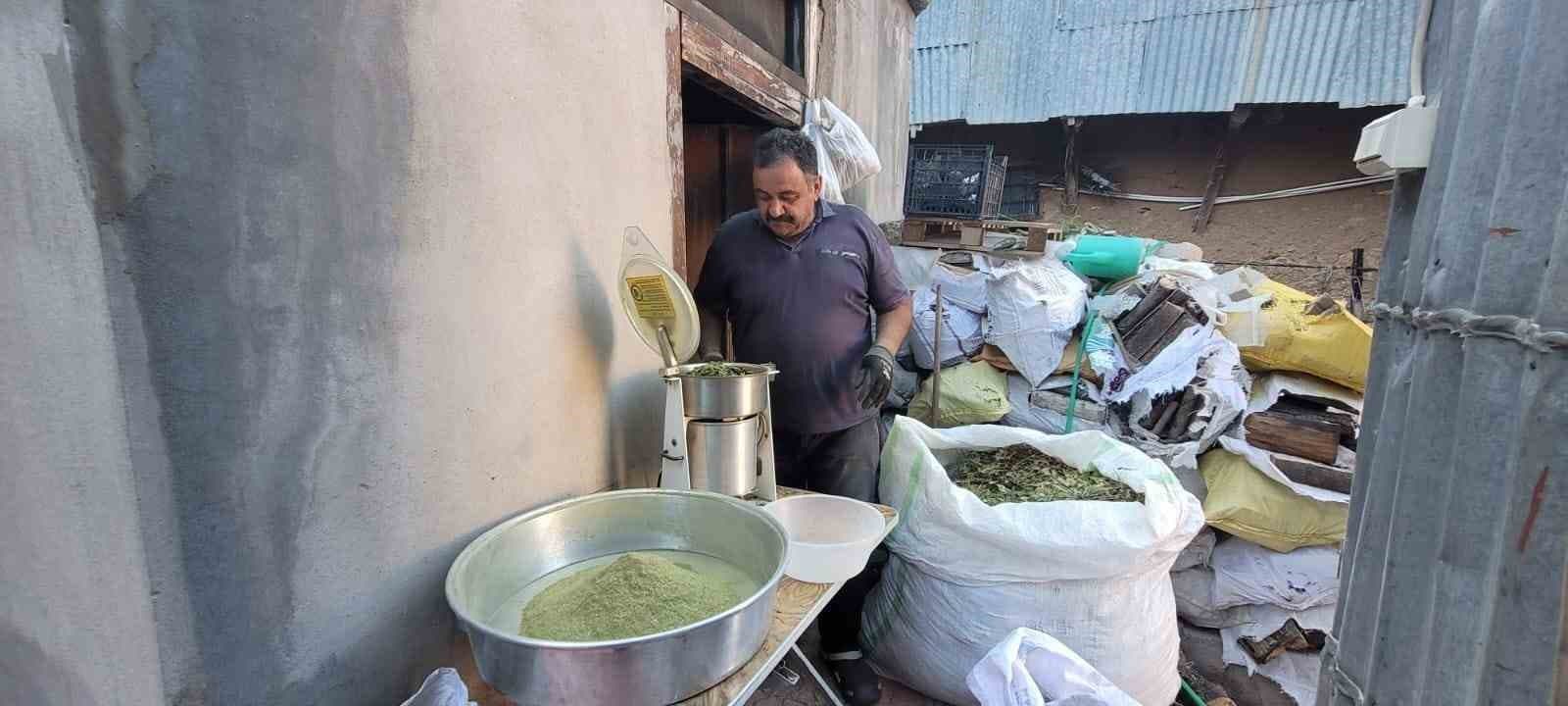 Doğal Bileşenlerle Hazırlanan Zetrin Baharatı Yeniden Keşfediliyor