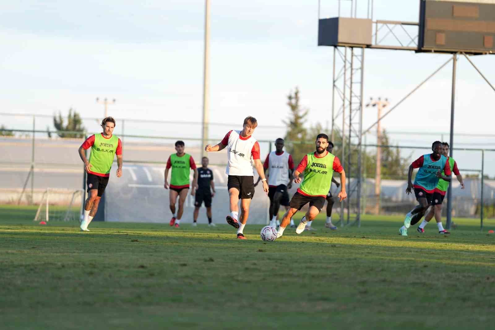 Çorum FK, Antalya'da Antrenmanlarını Devam Ettirdi
