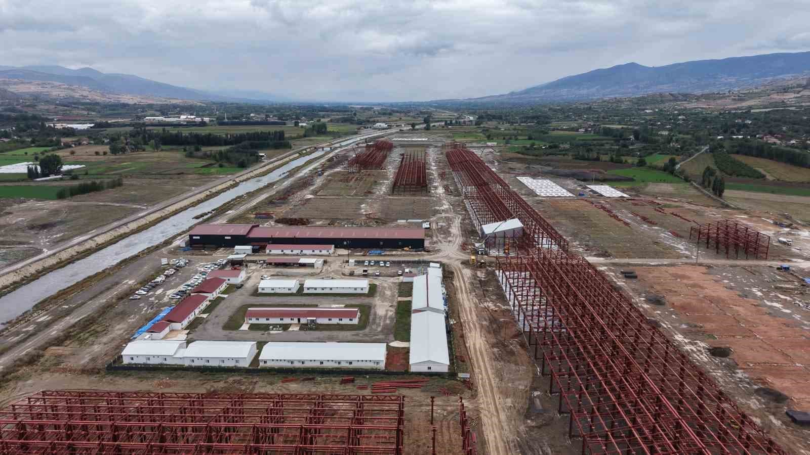 Tokat'ta Yeni Yeşil Sanayi Sitesi İnşaatı Tamamlanma Aşamasına Geldi, Afet Sığınma Alanı Olarak Planlanıyor