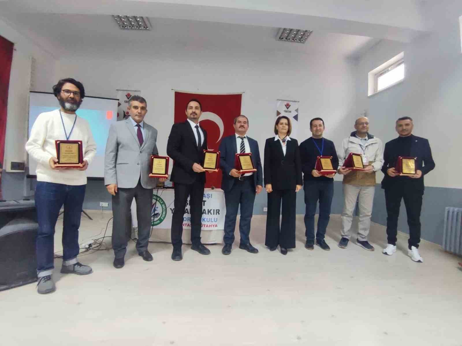 Altıntaş'ta Sürdürülebilir Tarım Konulu Bilim Buluşması Sona Erdi